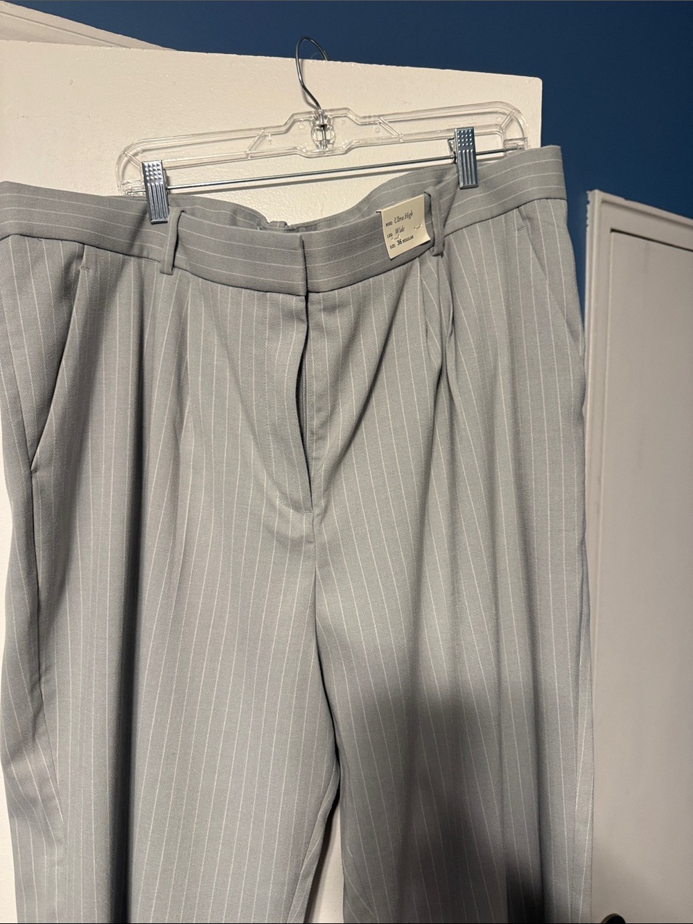 Abercrombie & Fitch Light Gray Pinstripe Women's Dress Pants - Picture 3 of 3